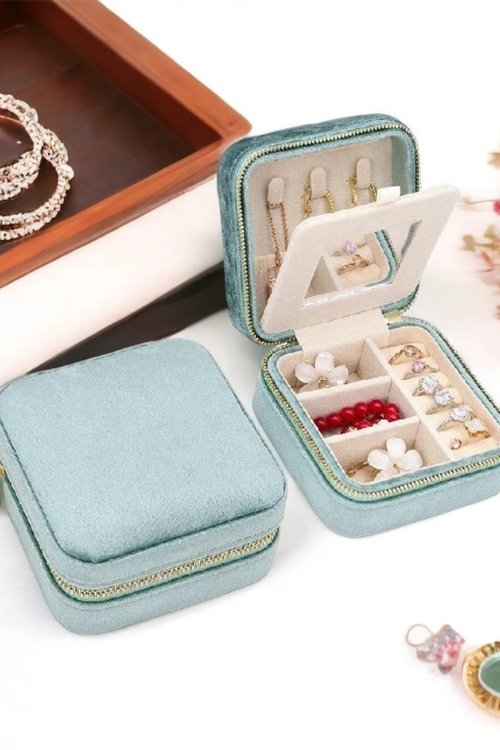 Velvet Jewelry Boxes - Square