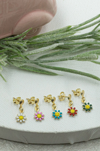 Dainty Daisy Flower Earrings