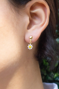 Dainty Daisy Flower Earrings