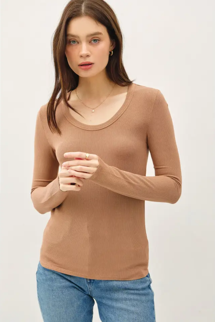 Ultra Soft Basic Scoop Neck Long Sleeve Tee